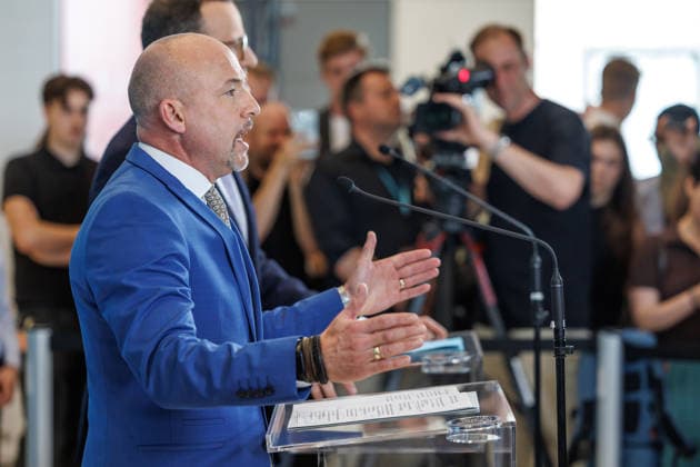 Statement vor den Fraktionssitzung der CDU CSU Alexander Hoffmann, stellvertretender Fraktionsvorsitzender der CDU CSU im Bundestag spricht waehrend eines Statement vor den Fraktionssitzungen am 23.06.2026 in Berlin. Berlin Berlin Deutschland Reichstag *** Statement before the CDU CSU parliamentary group meeting