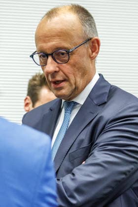 Statement vor den Fraktionssitzung der CDU CSU Bundeskanzler Friedrich Merz (CDU) vor der Fraktionssitzung am 23.06.26 in Berlin. Berlin Berlin Deutschland Reichstag *** Statement before the CDU CSU parliamentary group meeting