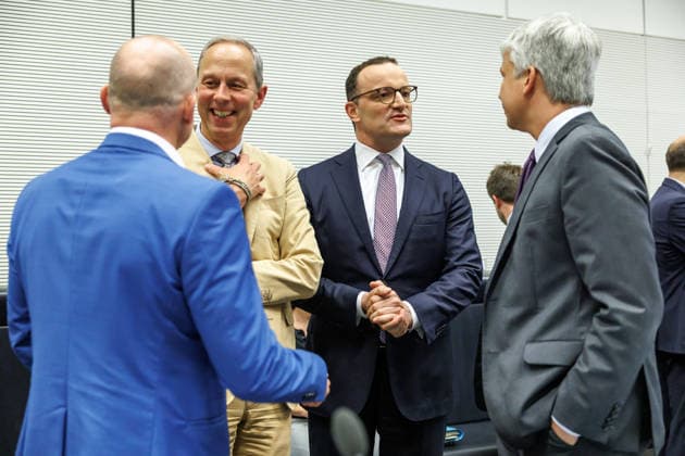 Statement vor den Fraktionssitzung der CDU CSU Jens Spahn, Fraktionsvorsitzender der CDU CSU vor der Fraktionssitzung am 23.06.26 in Berlin. Berlin Berlin Deutschland Reichstag *** Statement before the CDU CSU parliamentary group meeting by Jens Spahn, CDU CSU parliamentary group leader, before the parliamentary group meeting on June 23, 2026, in Berlin, Berlin, Berlin, Germany, Reichstag,detected_source_language