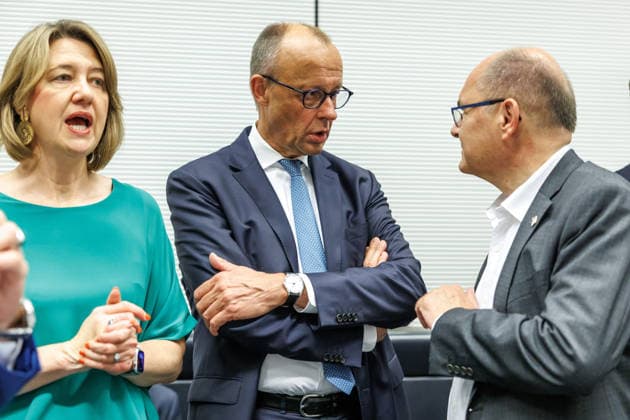 Statement vor den Fraktionssitzung der CDU CSU Bundeskanzler Friedrich Merz (CDU) vor der Fraktionssitzung am 23.06.26 in Berlin. Berlin Berlin Deutschland Reichstag *** Statement before the CDU CSU parliamentary group meeting