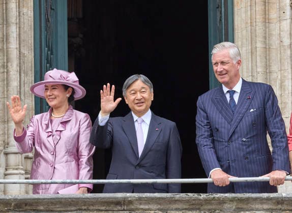 Imperial Couple Visit To Belgium - Day 3 King Philippe and Queen Mathilde of Belgium stand with Emperor Naruhito and Empress Masako of Japan on the balcony of the city hall in Brussels, Belgium on June 23, 2026, as the Japanese imperial couple is on a state visit to Belgium aimed at strengthening bilateral relations and cooperation between the two countries. Photo by Olivier Polet ABACAPRESS.COM Brussels Belgium  Copyright: xPoletxOlivier ABACAx