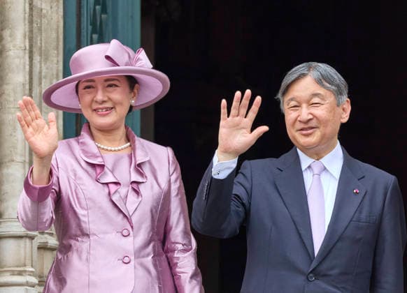 Imperial Couple Visit To Belgium - Day 3 King Philippe and Queen Mathilde of Belgium stand with Emperor Naruhito and Empress Masako of Japan on the balcony of the city hall in Brussels, Belgium on June 23, 2026, as the Japanese imperial couple is on a state visit to Belgium aimed at strengthening bilateral relations and cooperation between the two countries. Photo by Olivier Polet ABACAPRESS.COM Brussels Belgium  Copyright: xPoletxOlivier ABACAx