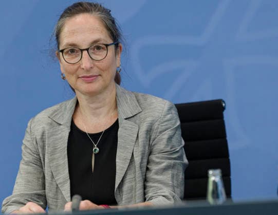 Übergabe Empfehlungen Rentenkommission 2026-06-23 Deutschland, Berlin Pressekonferenz zur Übergabe der Empfehlungen der sogenannten Rentenkommission an Bundeskanzler und Bundesministerin für Arbeit und Soziales. Im Bild Prof. Constanze Janda, Ko-Vorsitzende der Rentenkommission. *** Presentation of the Recommendations of the Pension Commission, June 23, 2026, Berlin, Germany