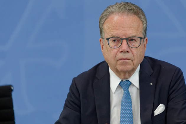 Übergabe Empfehlungen Rentenkommission 2026-06-23 Deutschland, Berlin Pressekonferenz zur Übergabe der Empfehlungen der sogenannten Rentenkommission an Bundeskanzler und Bundesministerin für Arbeit und Soziales. Im Bild Frank-Jürgen Weise, Ko-Vorsaitzender der rentenkommission. *** Presentation of the Recommendations of the Pension Commission, June 23, 2026, Berlin, Germany