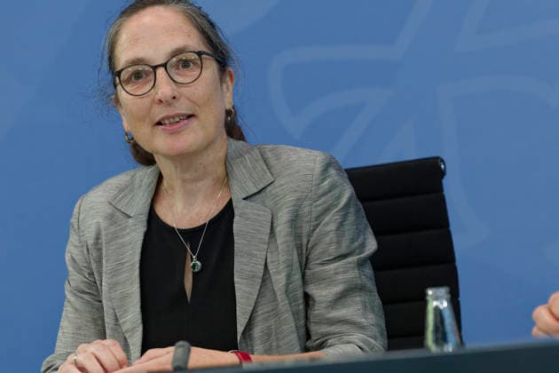 Übergabe Empfehlungen Rentenkommission 2026-06-23 Deutschland, Berlin Pressekonferenz zur Übergabe der Empfehlungen der sogenannten Rentenkommission an Bundeskanzler und Bundesministerin für Arbeit und Soziales. Im Bild Prof. Constanze Janda, Ko-Vorsitzende der Rentenkommission. *** Presentation of the Recommendations of the Pension Commission, June 23, 2026, Berlin, Germany