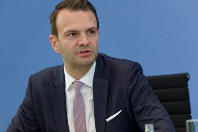 Übergabe Empfehlungen Rentenkommission 2026-06-23 Deutschland, Berlin Pressekonferenz zur Übergabe der Empfehlungen der sogenannten Rentenkommission an Bundeskanzler und Bundesministerin für Arbeit und Soziales. Im Bild Florian Dorn, MdB CSU, Mitglied der Rentenkommission. *** Presentation of the Recommendations of the Pension Commission, June 23, 2026, Berlin, Germany