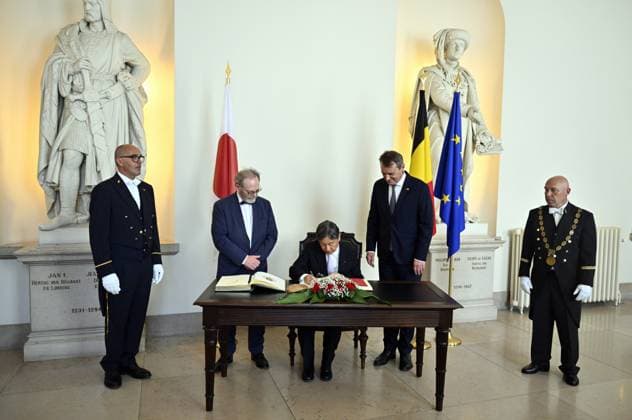 Chamber chairman Peter De Roover, Japanese Emperor Naruhito and Senate Chairman Vincent Blondel pictured during a visit to the Belgian parliament, in Brussels, during the official state visit of the Japanese Emperor and Empress to Belgium on Tuesday 23 June 2026. The Emperor and Empress of Japan visit Belgium from June 20-25.  ERICxLALMAND 178969882
