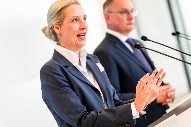 Alice Weidel + Tino Chrupalla EUR, Deutschland, Berlin, 23.06.2026: Pressestatement von Alice Weidel Co-Vorsitzende der AfD Bundestagsfraktion und Tino Chrupalla Co-Vorsitzender der AfD Bundestagsfraktion. *** Alice Weidel, Tino Chrupalla, EUR, Germany, Berlin, June 23, 2026 Press statement by Alice Weidel, Co-Chair of the AfD parliamentary group in the Bundestag, and Tino Chrupalla, Co-Chair of the AfD parliamentary group in the Bundestag,detected_source_language