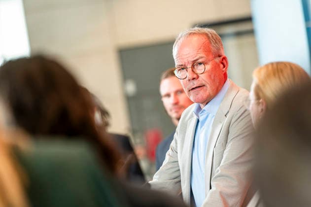 Matthias Miersch EUR, Deutschland, Berlin: 23.06.2026: Pressestatement vor der Fraktionssitzung mit dem Fraktionsvorsitzenden Matthias Miersch (SPD). *** Matthias Miersch (EUR), Germany, Berlin, June 23, 2026 Press statement prior to the caucus meeting with caucus chair Matthias Miersch (SPD),detected_source_language