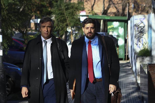 Hearing of Maradona s death trial continues in San Isidro SAN ISIDRO, ARGENTINA - JUNE 23: Lawyers Nicolas D Albora and Agustin Varela, defense attorneys for Nancy Forlini, arrive at the San Isidro courthouse during a trial hearing investigating the death of late Argentine football legend Diego Armando Maradona, in San Isidro, Argentina, on June 23, 2026. The hearing marks a key week in the trial, during which Maradona s personal physician and primary defendant, Leopoldo Luque, is expected to testify regarding audio recordings from previous sessions. Matias Baglietto Anadolu Buenos Aires Argentina. Editorial use only. Please get in touch for any other usage.  Copyright: x2026xAnadoluxMatiasxBagliettox