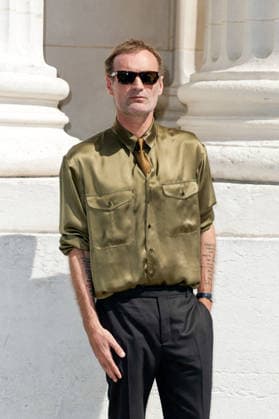 Augustin Trapenard arrives at the Saint Laurent Ready-to-Wear Men’s Spring Summer 2027 fashion show during Paris Fashion Week at the Bourse de Commerce Pinault Collection in Paris, France, on June 23, 2026. Olivier Borde, Bestimage. Celebrities await the Saint Laurent Men’s Spring Summer 2027 show as part of Paris Fashion Week on June 23, 2026, in Paris, France. Paris, France,detected_source_language  Copyright: xOLIVIERxBORDEx xBESTIMAGExOLIVIERxBORDEx xBESTIMAGEx