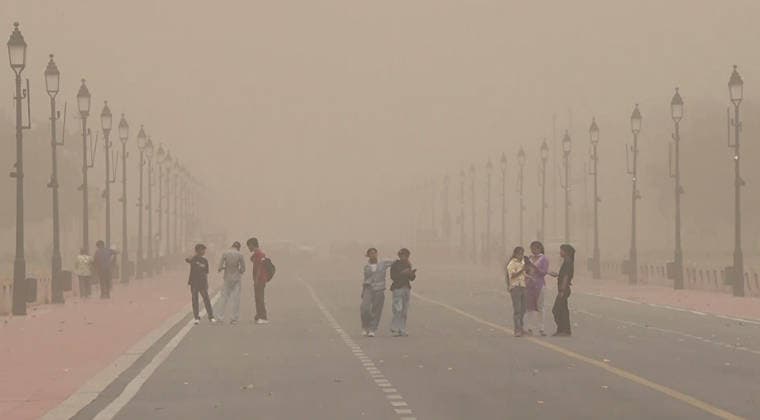 RECORD DATE NOT STATED National Capital witnesses heavy dust storms New Delhi, Jun 23 (ANI): A view of people witnessing the heavy dust storm during afternoon hours at Kartavya Path, in New Delhi on Tuesday. (ANI Video Grab) New Delhi Delhi India Copyright: xANIx ANI_20260623188