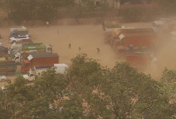 Dust Storms & Gusty Winds Hit the National Capital New Delhi, Jun 23 (ANI): A reduced visibility observed due to dust storms and gusty winds, in New Delhi on Tuesday. NEW DELHI Delhi India Copyright: xANIx ANI_20260623235