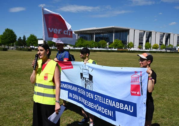 Protest against job cuts in Berlin BERLIN, GERMANY – JUNE 23: People take part in a rally titled For a public service with a future – together against job cuts! in Berlin, Germany, on June 23, 2026. A rally organized by the ver.di trade union against public sector job cuts. Volodymyr Sindieiev Anadolu Berlin Germany. Editorial use only. Please get in touch for any other usage.  Copyright: x2026xAnadoluxVolodymyrxSindieievx