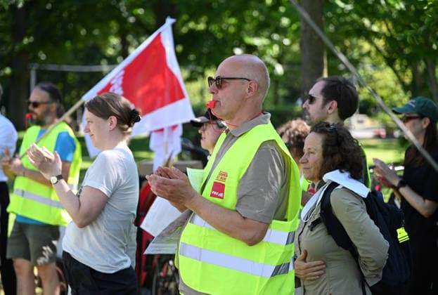 Protest against job cuts in Berlin BERLIN, GERMANY – JUNE 23: People take part in a rally titled For a public service with a future – together against job cuts! in Berlin, Germany, on June 23, 2026. A rally organized by the ver.di trade union against public sector job cuts. Volodymyr Sindieiev Anadolu Berlin Germany. Editorial use only. Please get in touch for any other usage.  Copyright: x2026xAnadoluxVolodymyrxSindieievx