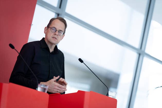 Pressestatement, Bundestag, Fraktion, Die Linke Pressestatement, Bundestag, Die Linke, Fraktionsvorsitzende, Sören Pellmann Berlin Berlin GER *** Press Statement, Bundestag, Parliamentary Group, The Left Press Statement, Bundestag, The Left, Parliamentary Group Chair, Sören Pellmann Berlin Berlin GER,detected_source_language