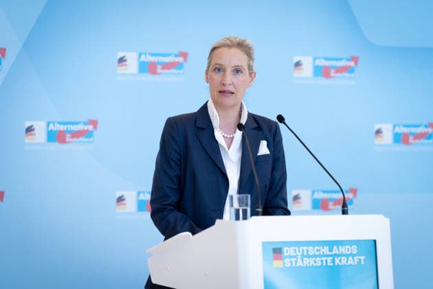 AfD, Alice Weidel Bundestag, Bundestagsfraktion, AfD, Pressestatement, Vorsitzende, Bundessprecherin, Alice Weidel, Vorsitzender, Bundessprecher, Tino Chrupalla Berlin Berlin GER *** AfD, Alice Weidel, Bundestag, Bundestag parliamentary group, AfD, press statement, chairwoman, federal spokesperson, Alice Weidel, chairman, federal spokesperson, Tino Chrupalla, Berlin, Berlin, GER,detected_source_language