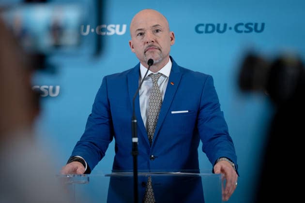 Bundestagsfraktion, CDU CSU, Alexander Hoffmann Pressestatement, Bundestag, Bundestagsfraktion, CDU CSU, Erster Stellvertreter, Alexander Hoffmann, CSU Berlin Berlin GER *** Bundestag Parliamentary Group, CDU CSU, Alexander Hoffmann Press Statement, Bundestag, Bundestag Parliamentary Group, CDU CSU, First Deputy, Alexander Hoffmann, CSU Berlin, Berlin, GER,detected_source_language