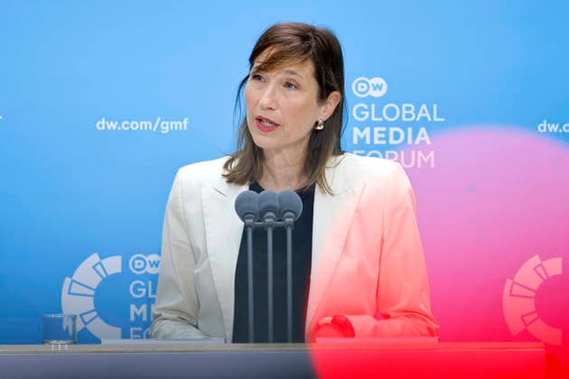 Juristin Barbara Massing, Direktorin der Deutschen Welle, beim Deutsche Welle Global Media Forum 2026 unter dem Motto Journalism out loud im ehemaligen Plenarsaal des Bundestages im World Conference Center Bonn. Die Deutsche Welle ist der Auslandsrundfunk der Bundesrepublik Deutschland. Bonn, 23.06.2026 NRW Deutschland *** Barbara Massing, a lawyer and director of Deutsche Welle, at the Deutsche Welle Global Media Forum 2026, themed Journalism out loud, in the former plenary hall of the Bundestag at the World Conference Center Bonn. Deutsche Welle is the international broadcaster of the Federal Republic of Germany, Bonn, June 23, 2026, North Rhine-Westphalia, Germany,detected_source_language Copyright: xChristophxHardtx