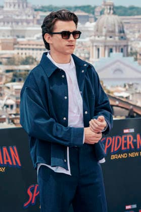 Tom Holland beim Photocall zum Kinofilm Spider-Man: Brand New Day auf der Terasse vom Hotel de la Ville. Rom, 23.06.2026 *** Tom Holland at the photocall for the movie Spider-Man Foto:xA.xM.xTinghinox xFuturexImagex spiderman_rom_6610