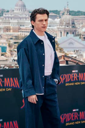 Tom Holland beim Photocall zum Kinofilm Spider-Man: Brand New Day auf der Terasse vom Hotel de la Ville. Rom, 23.06.2026 *** Tom Holland at the photocall for the movie Spider-Man Foto:xA.xM.xTinghinox xFuturexImagex spiderman_rom_6617