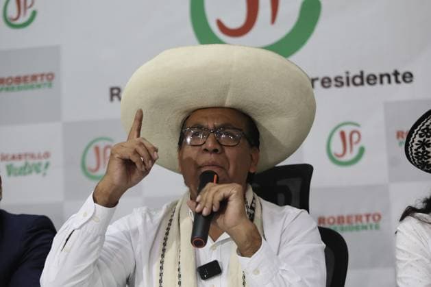 News Bilder des Tages Roberto Sanchez rejects Peru Presidential runoff results LIMA, PERU - JUNE 23: Roberto Sanchez holds a press conference on June 23, 2026, in Lima, Peru. Left-wing presidential candidate Roberto Sanchez stated during a press conference that he will not recognize the results of the presidential runoff election and criticized the work of Peru’s National Office of Electoral Processes (ONPE) during the vote count. His main complaint focuses on votes cast by Peruvians living abroad, which he claims did not follow a proper chain of custody during their transportation and processing. For this reason, Sanchez and his political party are seeking the annulment of part of the overseas vote and a review of the electoral process. The candidate also calle  Copyright: x2026xAnadoluxKlebherxVasquezx