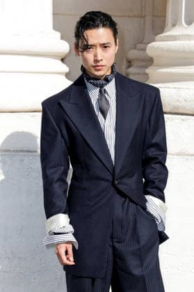 Kento Yamazaki at the end of the second Saint Laurent Ready-to-Wear Men’s Spring Summer 2027 fashion show during Paris Fashion Week at the Bourse de Commerce Pinault Collection in Paris, France, on June 23, 2026. Olivier Borde, Bestimage. Celebrities await the Saint Laurent Men’s Spring Summer 2027 show as part of Paris Fashion Week on June 23, 2026, in Paris, France. Paris, France,detected_source_language  Copyright: xOLIVIERxBORDEx xBESTIMAGExOLIVIERxBORDEx xBESTIMAGEx