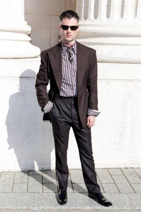 Tom Sturridge arrives at the second Saint Laurent Ready-to-Wear Men’s Spring Summer 2027 fashion show during Paris Fashion Week at the Bourse de Commerce Pinault Collection in Paris, France, on June 23, 2026. Olivier Borde Bestimage Celebrities await the Saint Laurent Men’s Spring Summer 2027 show as part of Paris Fashion Week on June 23, 2026, in Paris, France. Paris, France,detected_source_language  Copyright: xOLIVIERxBORDEx xBESTIMAGExOLIVIERxBORDEx xBESTIMAGEx