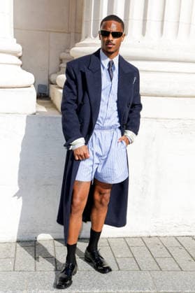 Keith Powers at the end of the second Saint Laurent Ready-to-Wear Men’s Spring Summer 2027 fashion show during Paris Fashion Week at the Bourse de Commerce Pinault Collection in Paris, France, on June 23, 2026. Olivier Borde, Bestimage. Celebrities await the Saint Laurent Men’s Spring Summer 2027 show as part of Paris Fashion Week on June 23, 2026, in Paris, France. Paris, France,detected_source_language  Copyright: xOLIVIERxBORDEx xBESTIMAGExOLIVIERxBORDEx xBESTIMAGEx