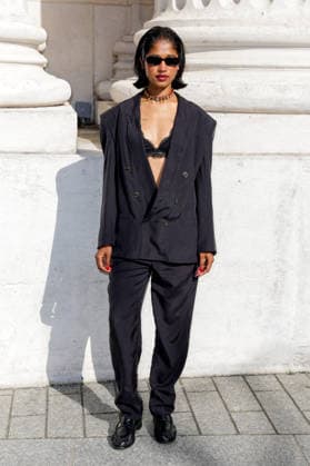 Urmila Pabale arrives at the second Saint Laurent Ready-to-Wear Mens Spring Summer 2027 fashion show during Paris Fashion Week at the Bourse de Commerce Pinault Collection in Paris, France, on June 23, 2026. Olivier Borde, Bestimage. Celebrities await the Saint Laurent Men’s Spring Summer 2027 show as part of Paris Fashion Week on June 23, 2026, in Paris, France. Paris, France,detected_source_language  Copyright: xOLIVIERxBORDEx xBESTIMAGExOLIVIERxBORDEx xBESTIMAGEx