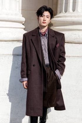 Chen Zheyuan at the end of the second Saint Laurent Ready-to-Wear Men’s Spring Summer 2027 fashion show during Paris Fashion Week at the Bourse de Commerce Pinault Collection in Paris, France, on June 23, 2026. Olivier Borde, Bestimage. Celebrities await the Saint Laurent Men’s Spring Summer 2027 show as part of Paris Fashion Week on June 23, 2026, in Paris, France. Paris, France,detected_source_language  Copyright: xOLIVIERxBORDEx xBESTIMAGExOLIVIERxBORDEx xBESTIMAGEx