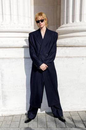 Martin Edwards at the end of the second Saint Laurent Ready-to-Wear Men’s Spring Summer 2027 fashion show during Paris Fashion Week at the Bourse de Commerce Pinault Collection in Paris, France, on June 23, 2026. Olivier Borde, Bestimage. Celebrities await the Saint Laurent Men’s Spring Summer 2027 show as part of Paris Fashion Week on June 23, 2026, in Paris, France. Paris, France,detected_source_language  Copyright: xOLIVIERxBORDEx xBESTIMAGExOLIVIERxBORDEx xBESTIMAGEx