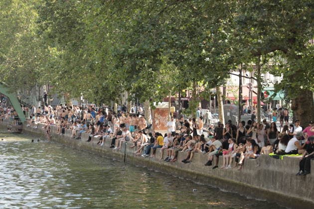 Parisians cool off at Canal Saint-Martin during heatwave PARIS, FRANCE - JUNE 23: People swim at Canal Saint-Martin to cool off during heatwave in Paris, France on June 23, 2026. Mohamad Salaheldin Abdelghani Alsayed Anadolu Paris France. Editorial use only. Please get in touch for any other usage.  Copyright: x2026xAnadoluxMohamadxSalaheldinxAbdelghanixAlsayedx