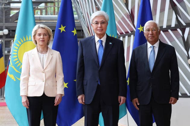 Kazakh President Tokayev joins EU leaders in Brussels for strategic partnership talks BRUSSELS, BELGIUM - JUNE 23: (----EDITORIAL USE ONLY – MANDATORY CREDIT - EU COUNCIL POOL - NO MARKETING NO ADVERTISING CAMPAIGNS - DISTRIBUTED AS A SERVICE TO CLIENTS----) Kazakh President Kassym-Jomart Tokayev (C), European Commission President Ursula von der Leyen (L) and EU Council President Antonio Costa (R) attend a session on EU-Kazakhstan relations in Brussels, Belgium on June 23, 2026. EU Council Pool Anadolu Brussels Belgium. Editorial use only. Please get in touch for any other usage.  Copyright: x2026xAnadoluxEUxCouncilx xPoolx