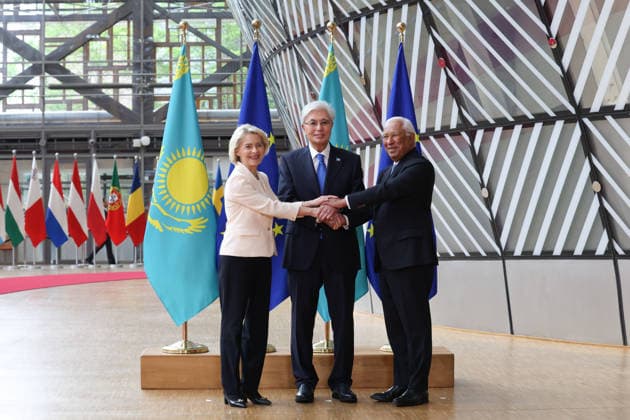Kazakh President Tokayev joins EU leaders in Brussels for strategic partnership talks BRUSSELS, BELGIUM - JUNE 23: (----EDITORIAL USE ONLY – MANDATORY CREDIT - EU COUNCIL POOL - NO MARKETING NO ADVERTISING CAMPAIGNS - DISTRIBUTED AS A SERVICE TO CLIENTS----) Kazakh President Kassym-Jomart Tokayev (C), European Commission President Ursula von der Leyen (L) and EU Council President Antonio Costa (R) attend a session on EU-Kazakhstan relations in Brussels, Belgium on June 23, 2026. EU Council Pool Anadolu Brussels Belgium. Editorial use only. Please get in touch for any other usage.  Copyright: x2026xAnadoluxEUxCouncilx xPoolx
