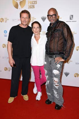 Roman Knizka, Daniela Ziegler und Pierre Sanoussi-Bliss bei der 68. Verleihung vom Ernst-Lubitsch-Preis 2026 im Kino Babylon. Berlin, 23.06.2026 *** Roman Knizka, Daniela Ziegler, and Pierre Sanoussi Bliss at the 68th Ernst Lubitsch Prize ceremony in 2026 at the Babylon Berlin cinema, June 23, 2026,detected_source_language Foto:xN.xKubelkax xFuturexImagex lubitsch_6616