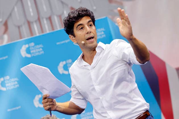 Journalist Jaafar Abdul Karim (JaafarTalk) beim Deutsche Welle Global Media Forum 2026 unter dem Motto Journalism out loud im ehemaligen Plenarsaal des Bundestages im World Conference Center Bonn. Die Deutsche Welle ist der Auslandsrundfunk der Bundesrepublik Deutschland. Bonn, 23.06.2026 NRW Deutschland *** Journalist Jaafar Abdul Karim JaafarTalk at the Deutsche Welle Global Media Forum 2026, themed Journalism out loud, in the former plenary hall of the Bundestag at the World Conference Center Bonn. Deutsche Welle is the international broadcasting service of the Federal Republic of Germany. Bonn, June 23, 2026, North Rhine-Westphalia, Germany,detected_source_language Copyright: xChristophxHardtx