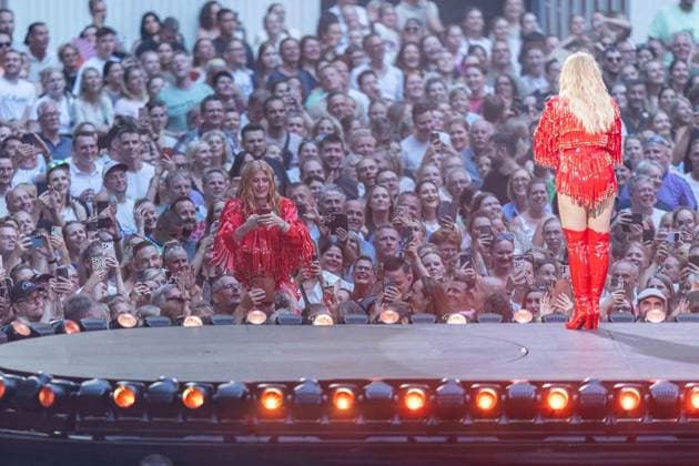 Helene Fischer 360-Grad Tour ** NUR FÜR REDAKTIONELLE ZWECKE ** EDITORIAL USE ONLY **<p>Helene Fischer 360-Grad Tour am 23.06.2026 in der Veltins Arena in Gelsenkirchen. Gelsenkirchen Copyright: JonasxRichter *** Helene Fischer 360-Degree Tour FOR EDITORIAL USE ONLY EDITORIAL USE ONLY p Helene Fischer 360 Degree Tour on June 23, 2026, at the Veltins Arena in Gelsenkirchen, Gelsenkirchen. Copyright JonasxRichter,detected_source_language Copyright: JonasxRichter doc86f207ehc4xazpcnepf ,EDITORIAL USE ONLY