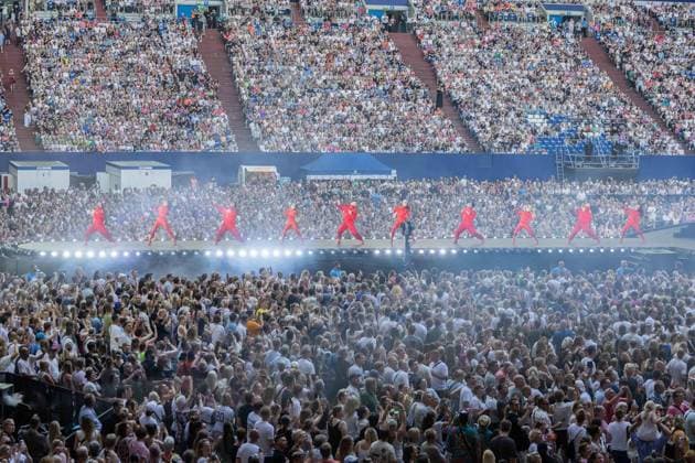 Helene Fischer 360-Grad Tour ** NUR FÜR REDAKTIONELLE ZWECKE ** EDITORIAL USE ONLY **<p>Helene Fischer 360-Grad Tour am 23.06.2026 in der Veltins Arena in Gelsenkirchen. Gelsenkirchen Copyright: JonasxRichter *** Helene Fischer 360-Degree Tour FOR EDITORIAL USE ONLY EDITORIAL USE ONLY p Helene Fischer 360 Degree Tour on June 23, 2026, at the Veltins Arena in Gelsenkirchen, Gelsenkirchen. Copyright JonasxRichter,detected_source_language Copyright: JonasxRichter doc86f204bqm7d10p7sejr6 ,EDITORIAL USE ONLY