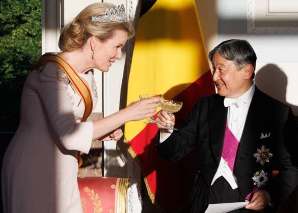 Queen Mathilde of Belgium and Japanese Emperor Naruhito pictured during the state banquet at the Castle of Laeken - Laken, Brussels, during the official state visit of the Japanese Emperor and Empress to Belgium on Tuesday 23 June 2026. The Emperor and Empress of Japan visit Belgium from June 20-25.  BENOITxDOPPAGNE 179019135