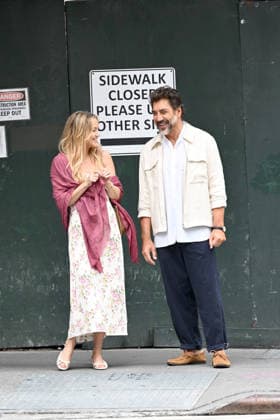 Kate Hudson and Javier Bardem spotted filming Amazon MGM Studios romantic comedy Hello & Paris in New York City Featuring: Kate Hudson, Javier Bardem Where: New York City, New York, United States When: 23 Jun 2026 Credit: Elder Ordonez INSTARimages EDITORIAL USE ONLY. NOT FOR USE BY NEWSPAPERS BASED IN THE UK. Copyright: xx instar55797374