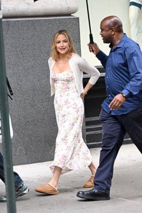 Kate Hudson and Javier Bardem spotted filming Amazon MGM Studios romantic comedy Hello & Paris in New York City Featuring: Kate Hudson Where: New York City, New York, United States When: 23 Jun 2026 Credit: Elder Ordonez INSTARimages EDITORIAL USE ONLY. NOT FOR USE BY NEWSPAPERS BASED IN THE UK. Copyright: xx instar55797363