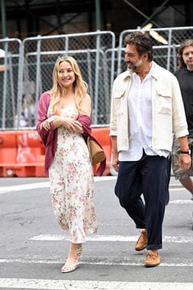 Kate Hudson and Javier Bardem spotted filming Amazon MGM Studios romantic comedy Hello & Paris in New York City Featuring: Kate Hudson, Javier Bardem Where: New York City, New York, United States When: 23 Jun 2026 Credit: Elder Ordonez INSTARimages EDITORIAL USE ONLY. NOT FOR USE BY NEWSPAPERS BASED IN THE UK. Copyright: xx instar55797377