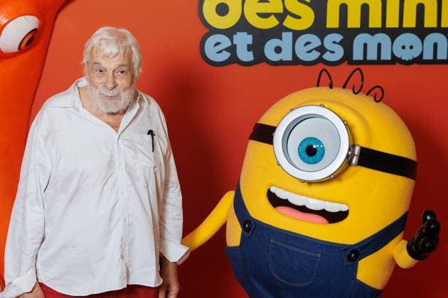 Minions Monsters premiere at the Grand Rex theater; celebrities arrive on the red carpet; Jacques Weber and a Minion; 457577; June 23, 2026,detected_source_language  Copyright: xSebastienxFremontx xStarfacex STAR_457577_065