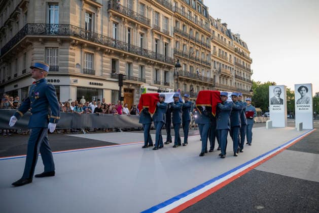 Ceremony to Induct Marc and Simonne Bloch at Pantheon - Paris Soldiers carry the cenotaphs of late Marc and Simonne Bloch during their induction ceremony at the Pantheon monument in Paris, France, 23 June 2026. Photo by Eliot Blondet ABACAPRESS.COM Paris France France  Copyright: xBlondetxEliot ABACAx