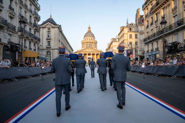 Ceremony to Induct Marc and Simonne Bloch at Pantheon - Paris Soldiers carry the cenotaphs of late Marc and Simonne Bloch during their induction ceremony at the Pantheon monument in Paris, France, 23 June 2026. Photo by Eliot Blondet ABACAPRESS.COM Paris France France  Copyright: xBlondetxEliot ABACAx