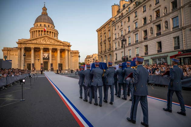 Ceremony to Induct Marc and Simonne Bloch at Pantheon - Paris Soldiers carry the cenotaphs of late Marc and Simonne Bloch during their induction ceremony at the Pantheon monument in Paris, France, 23 June 2026. Photo by Eliot Blondet ABACAPRESS.COM Paris France France  Copyright: xBlondetxEliot ABACAx
