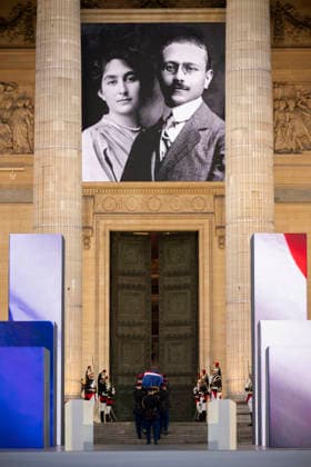 Ceremony to Induct Marc and Simonne Bloch at Pantheon - Paris Soldiers carry the cenotaphs of late Marc and Simonne Bloch during their induction ceremony at the Pantheon monument in Paris, France, 23 June 2026. Photo by Eliot Blondet ABACAPRESS.COM Paris France France  Copyright: xBlondetxEliot ABACAx