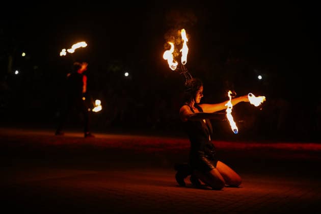 San Juan Bonfires Celebration in Tres Cantos A person performs during the traditional San Juan bonfires celebration on June 23, 2026, in Tres Cantos, Madrid, Spain. This iconic folk festival, which marks the arrival of the summer solstice and the shortest night of the year, brings together hundreds of residents in the public spaces of this Madrid municipality to participate in the lighting of the large bonfires, fireworks displays, and concerts. JUNE 24, 2026 SAN JUAN BONFIRES SAN JUAN BONFIRES Tres Cantos Madrid Tres Cantos Madrid Spain,detected_source_language  Copyright: xRafaelxBastantex 7618403