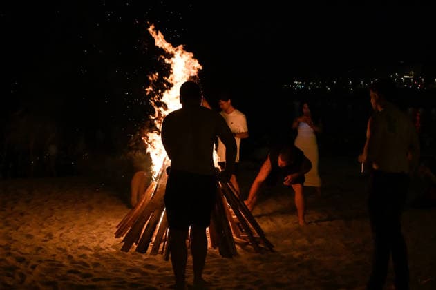 A Coruna Celebration of the traditional San Juan bonfires in A Coruna XXXX during the lighting of the traditional bonfires on the night of San Juan, June 23, 2026, in A Coruna, Galicia, Spain. This iconic A Coruna Celebration of the traditional San Juan bonfires in A Coruna XXXX during the lighting of the traditional bonfires on the night of San Juan, June 23, 2026, in A Coruna, Galicia, Spain. This iconic popular festival, designated a Festival of International Tourist Interest, brings together thousands of locals and visitors to light hundreds of bonfires and celebrate the magical night of the summer solstice, filling the city’s neighborhoods and main beaches with fire, tradition, music, and grilled sardines the neighborhoods and main be  Copyright: xM.xDylanx 7618427